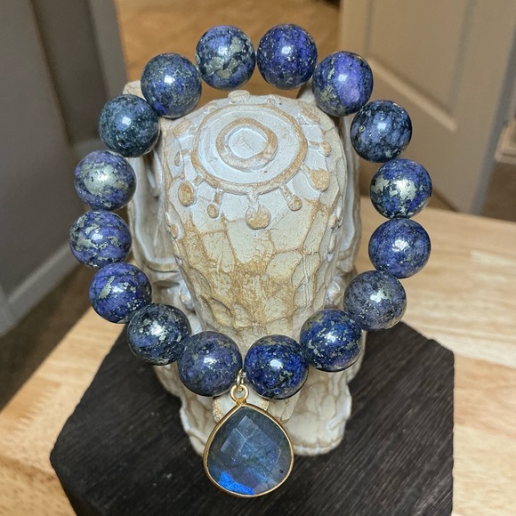 Lapis in Pyrite 12mm with Large Gold Labradorite Charm - Picture 4 of 7